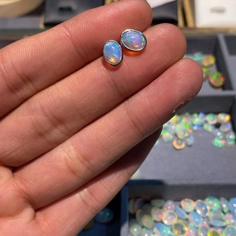【闪购商品】欧泊耳钉银S925镶嵌
