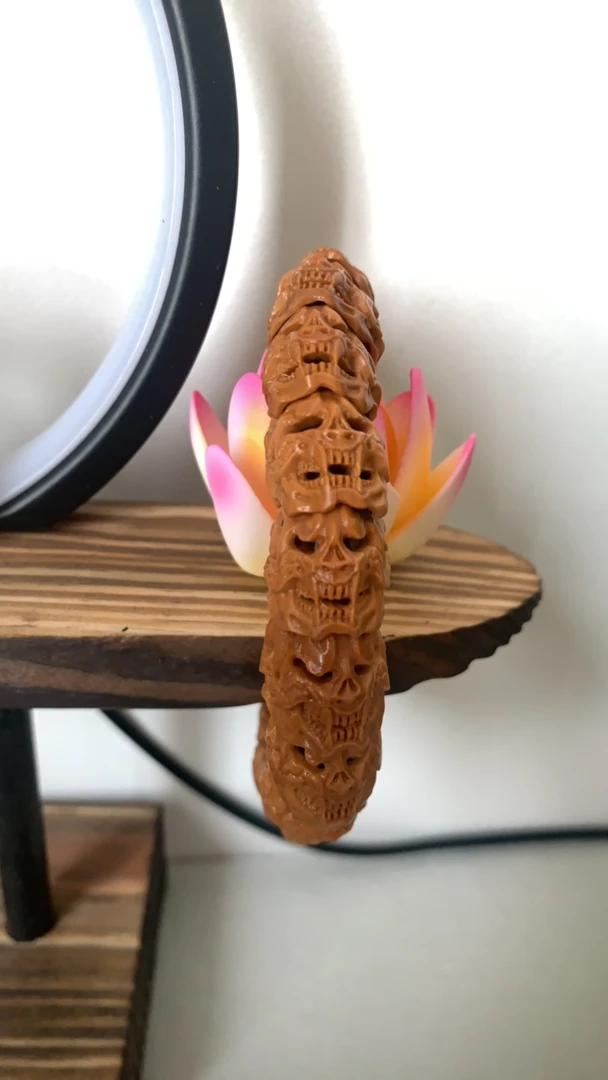 橄榄核手串镂空雕 骷髅路路通