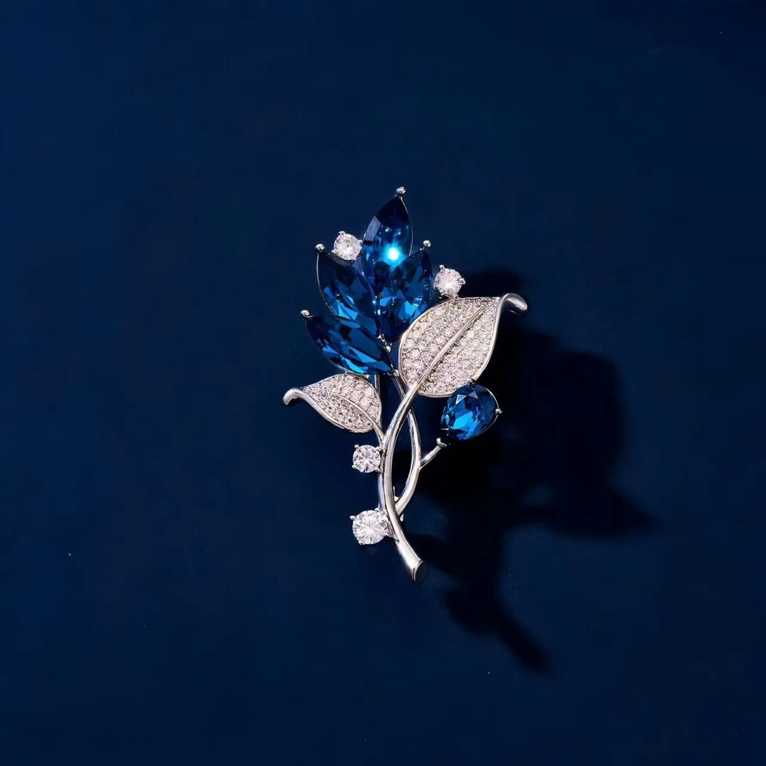 KISS MAX时尚胸针百搭蓝色玫瑰花朵胸针（50054）