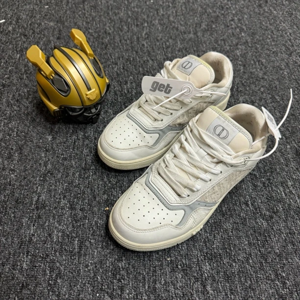 Dior/迪奥/43码/B27/白灰做旧老花满印板鞋/95新/