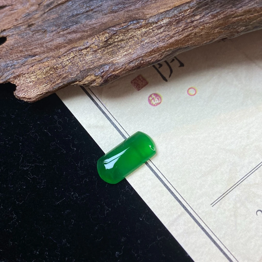 天然缅甸翡翠A货满绿马鞍裸石百搭气质大气款女生配饰玉吊坠