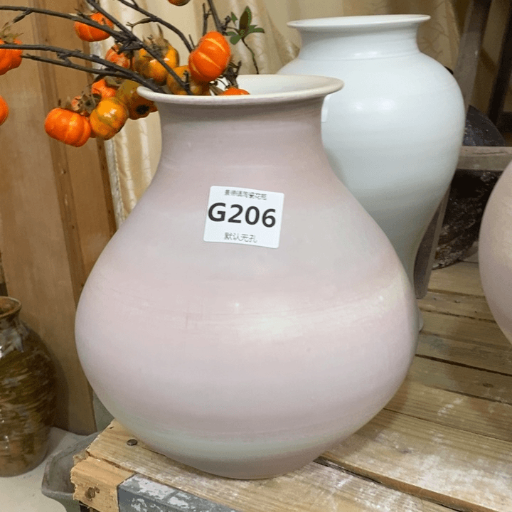 瓶高30厘米口11厘米。景德镇陶瓷