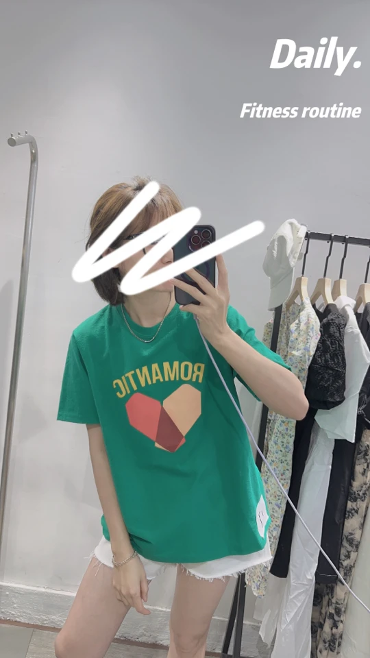 出游情侣短袖半袖T恤女宽松短款高级感正肩简约字母短袖上衣