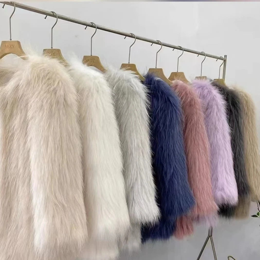 秋冬款毛毛时尚外套，衣服和颜色以直播间为准！