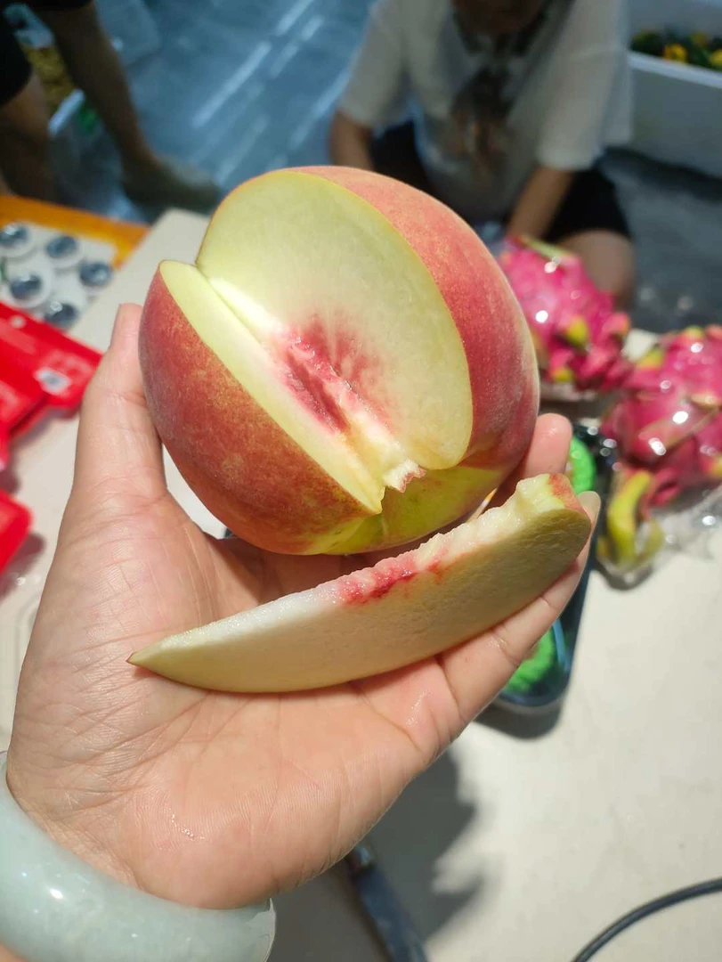 【人气单品】金秋蜜桃/颜值好看，口感又脆又甜 约500g外卖配送到家
