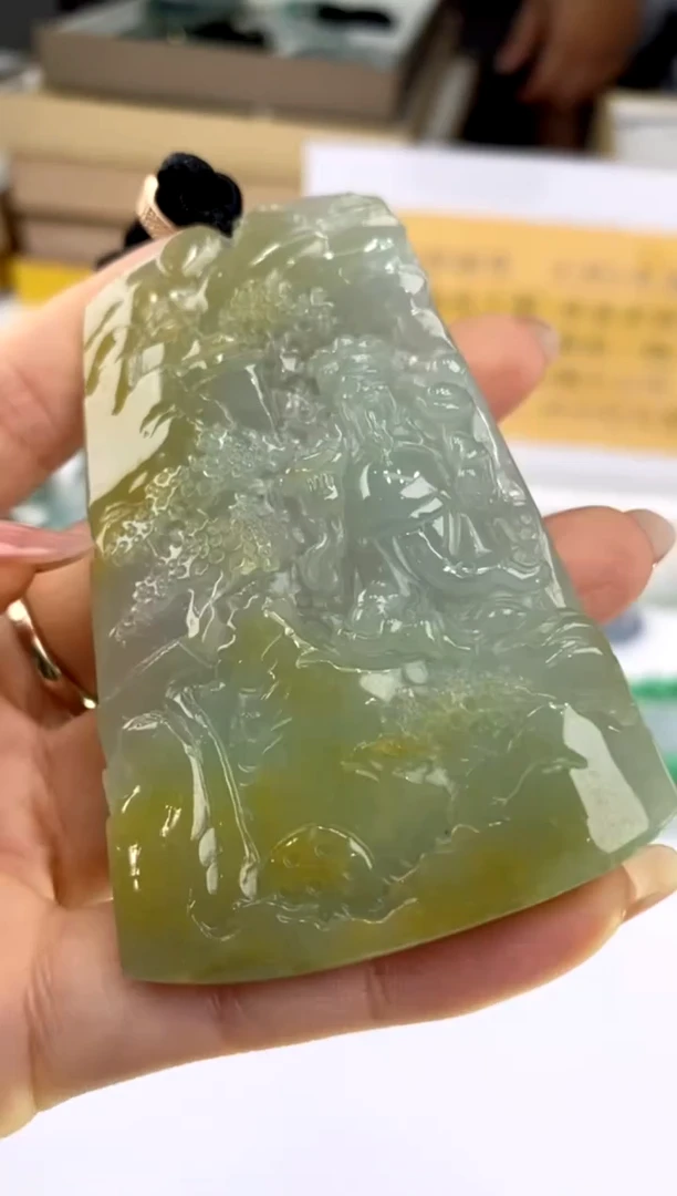 【闪购商品】翡翠吊坠(赠链)未镶嵌2361
