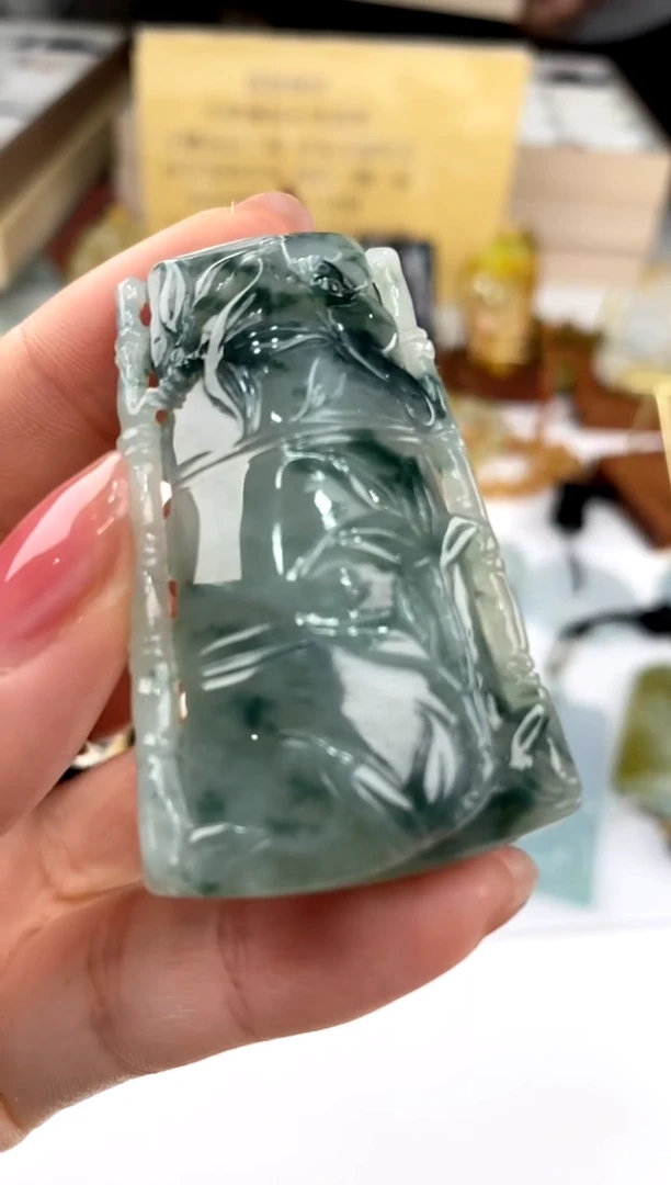 【闪购商品】翡翠吊坠(赠链)未镶嵌17629