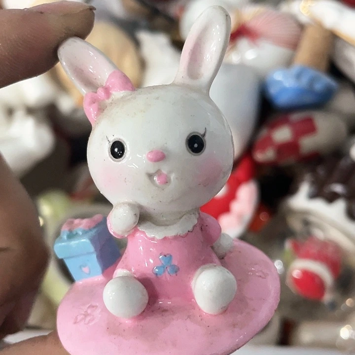 摆件微瑕。