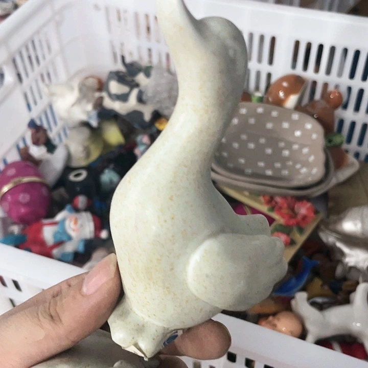 摆件微瑕。