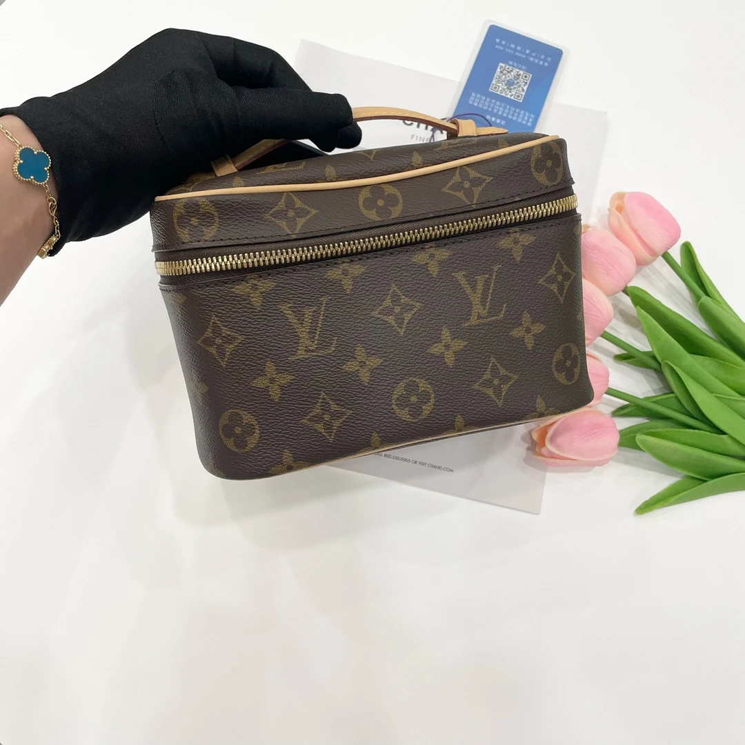 99新 LouisVuitton/路易威登 Lv nice 小号化妆包 经典老花便携