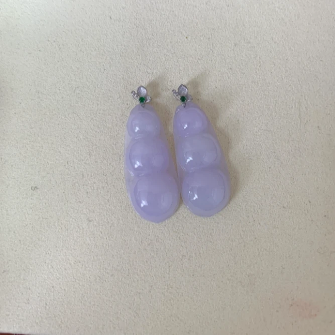 天然缅甸a货翡翠18k白金花瓣扣豆子（多样性发其一）