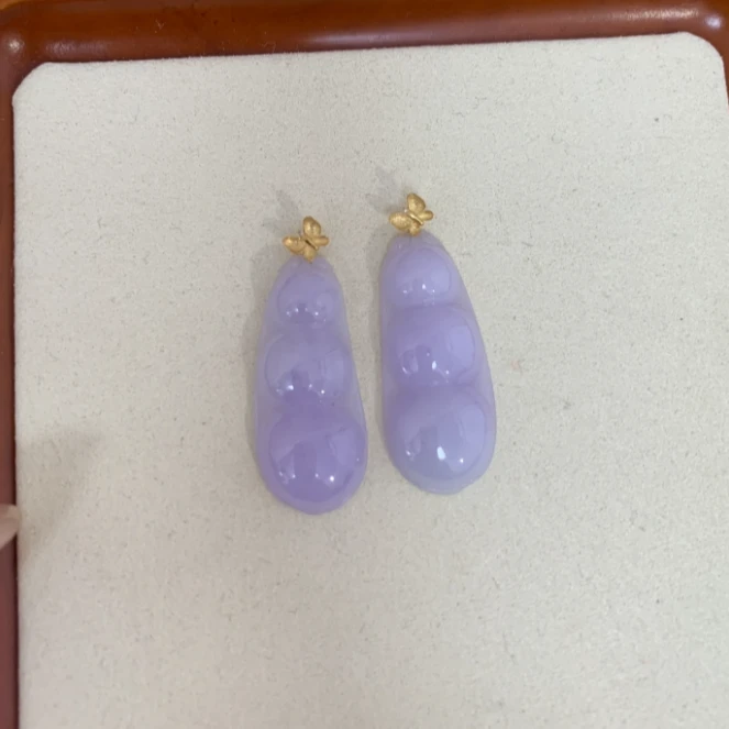 天然缅甸a货翡翠18k金蝴蝶扣豆子（多样性发其一）