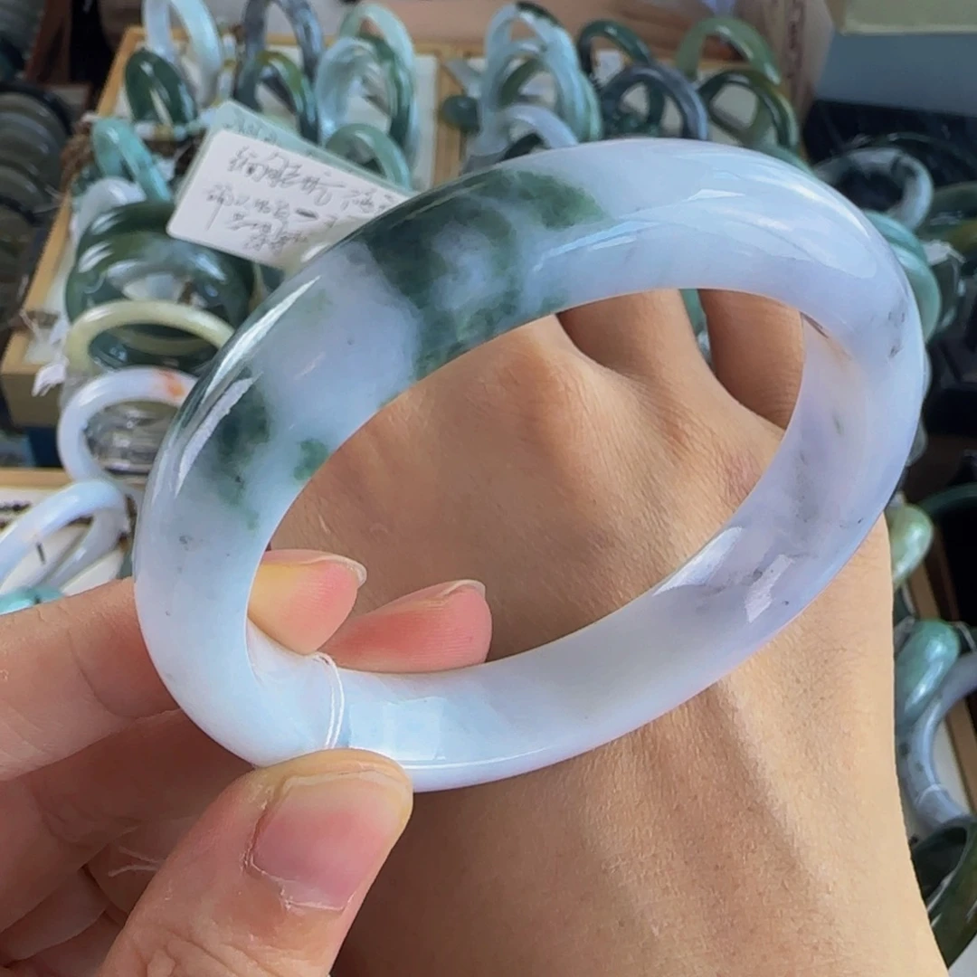 【闪购商品】翡翠手镯未镶嵌老坑55大白兔