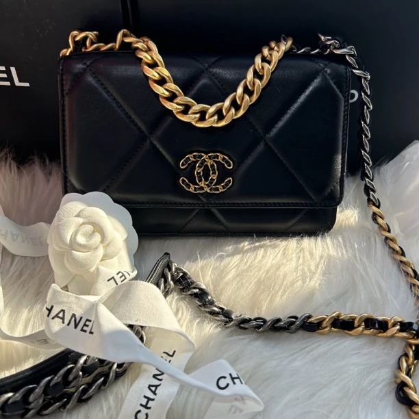 99新 Chanel/香奈儿 黑金19bag woc（芯片款）