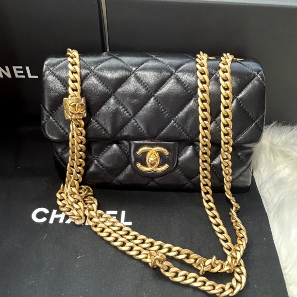 99新 Chanel/香奈儿 23b黑金金柱大mini（芯片款）