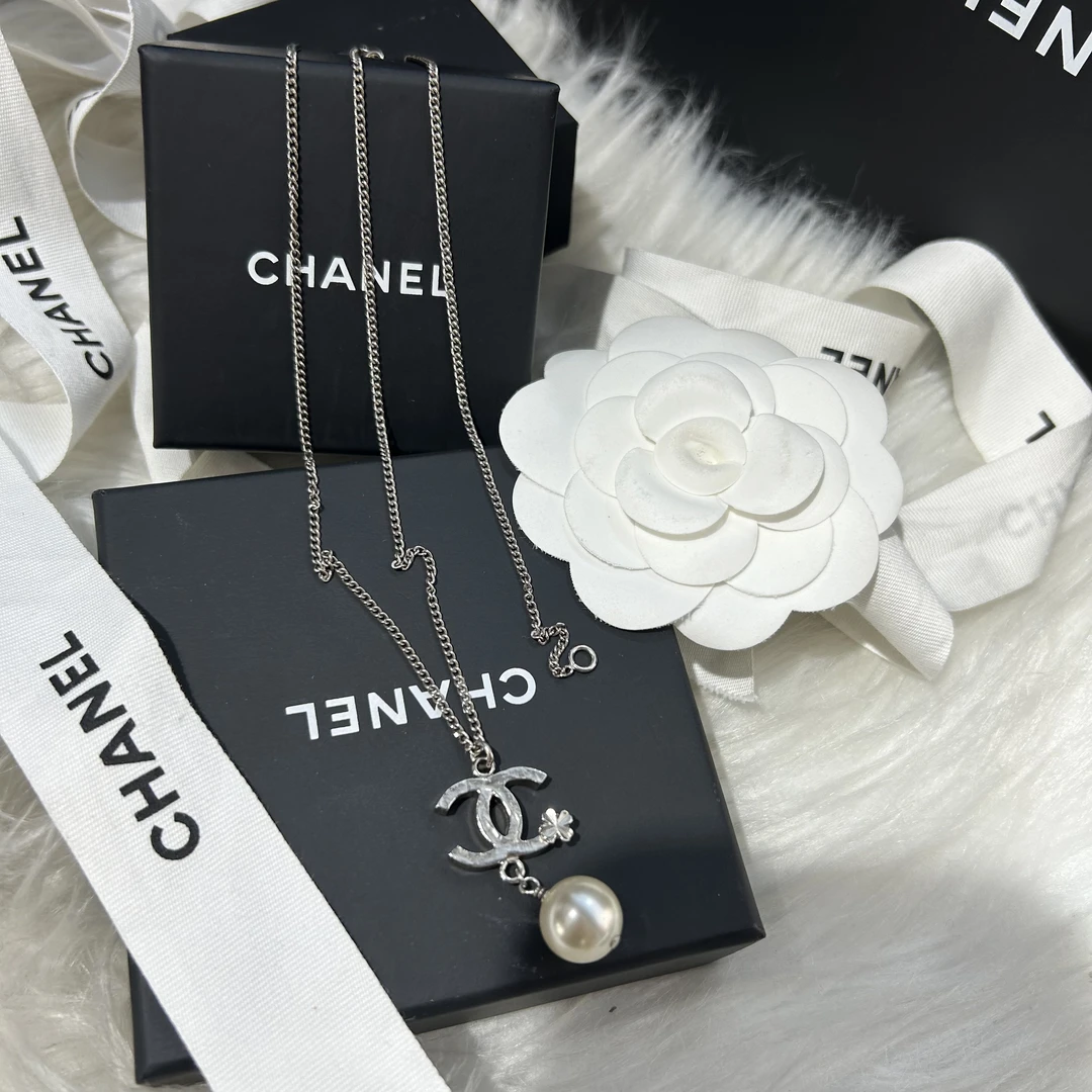 99新 Chanel/香奈儿 简约双C带珍珠项链（119）
