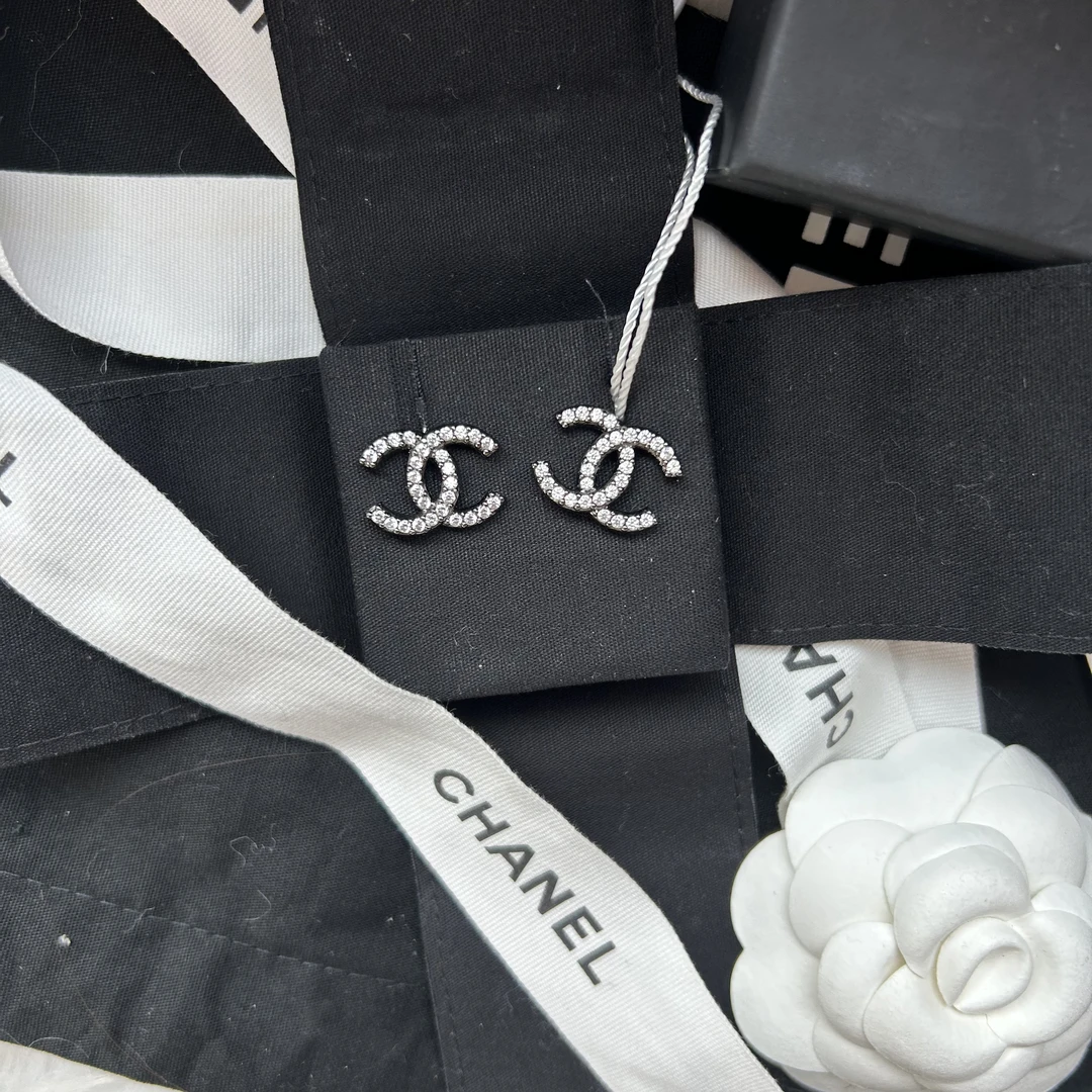 95新 Chanel/香奈儿 20a满钻双c大logo耳钉耳环（大全套028）