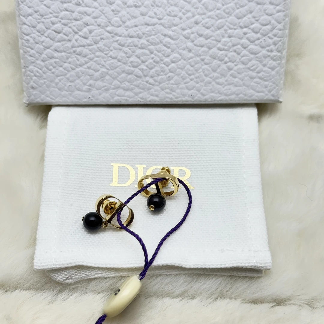 99新 DIOR/迪奥 金色cd字母镂空黑色珍珠吊坠耳钉（307）