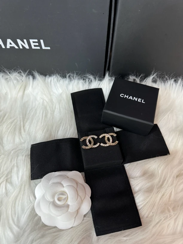 95新 Chanel/香奈儿 23p双c大logo镶钻耳钉（051）