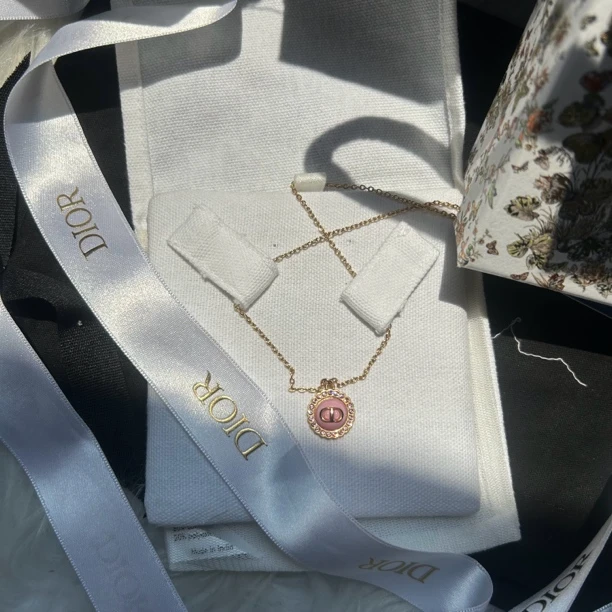 99新 DIOR/迪奥 24年新款粉色镶钻logo项链（032）