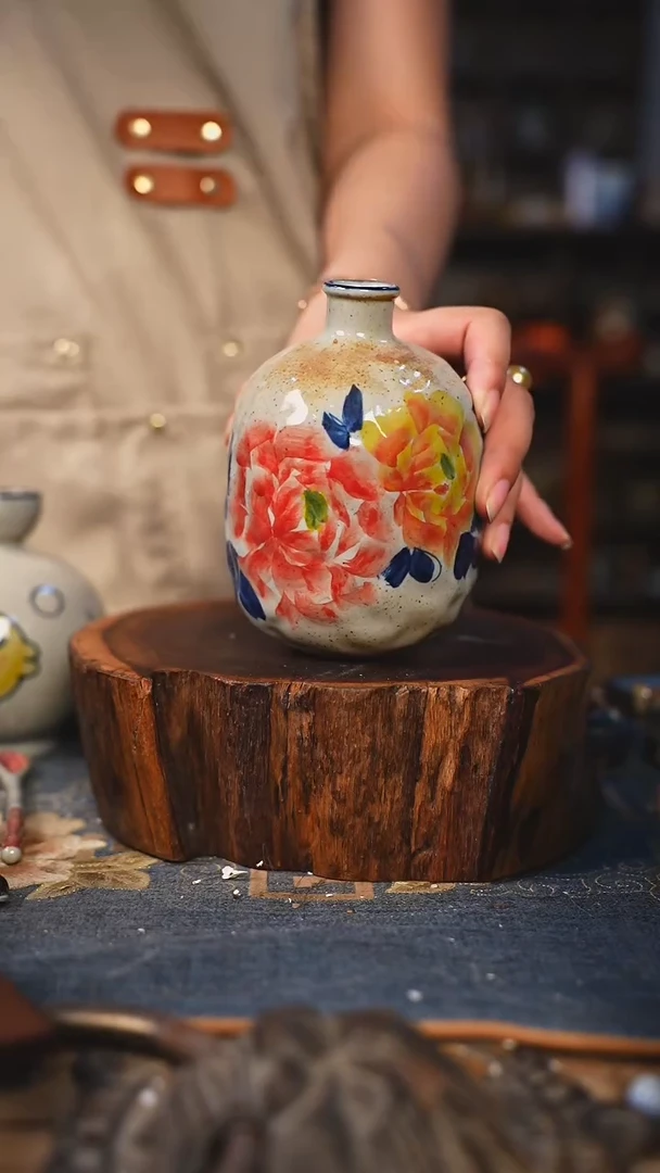 【闪购商品】壶手工手绘，高温釉下彩