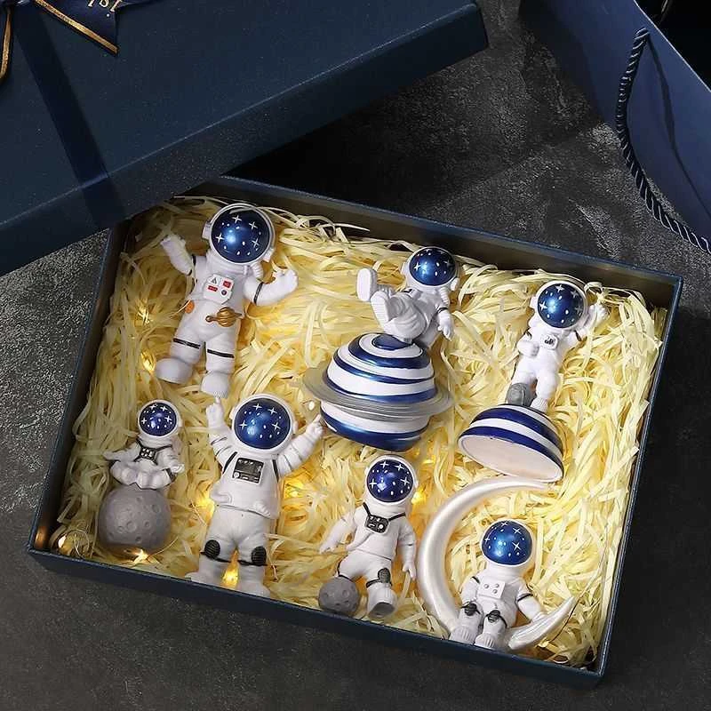 礼物哥摆件航空航天宇航员摆件小太空人网红儿童生日蛋糕客厅车载