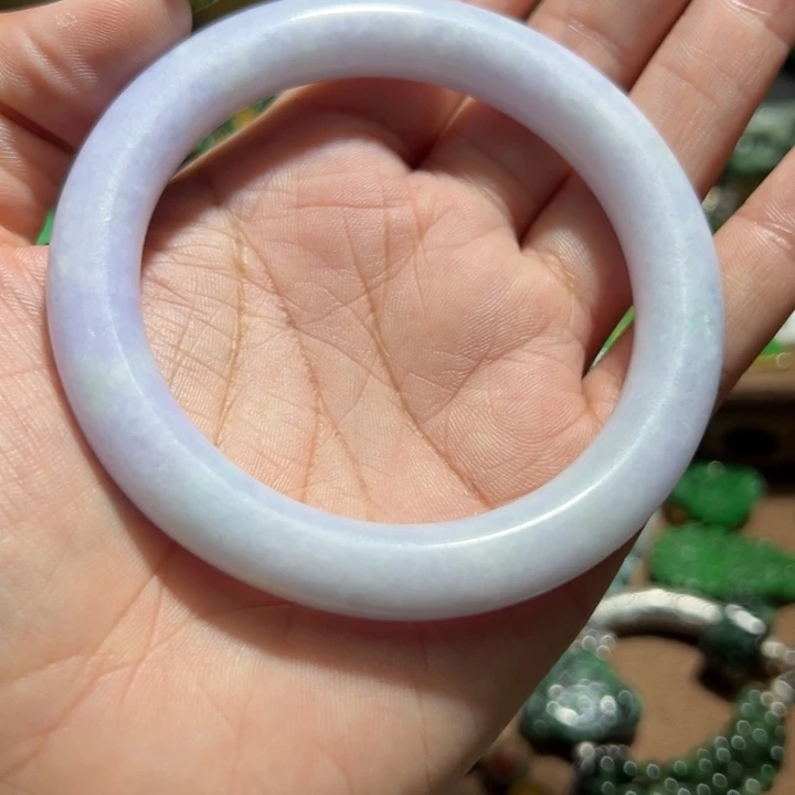翡翠手镯未镶嵌翡翠手镯