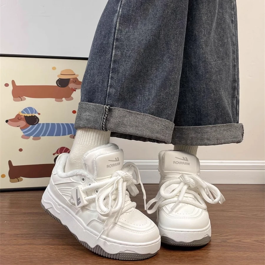 回力加绒小白鞋女原创面包鞋2024秋冬新款保暖二棉鞋小众厚底板鞋