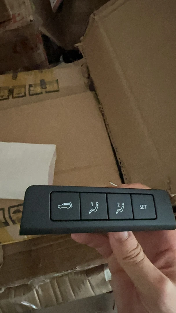 马自达次世代车内开尾门按键顶配车载好物后备箱自动弹起