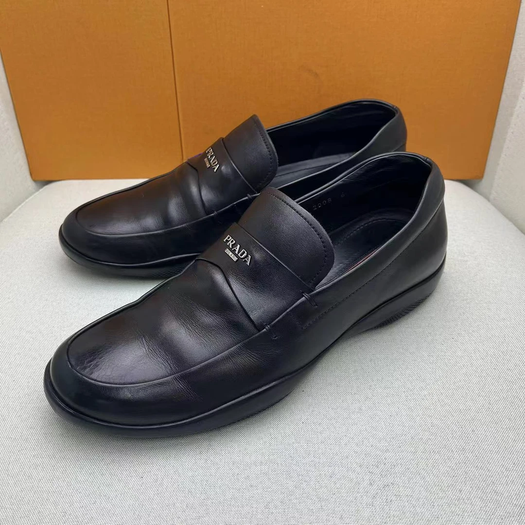 Prada/普拉达黑色三角标舒适时尚百搭休闲软底豆豆鞋/40欧/97新