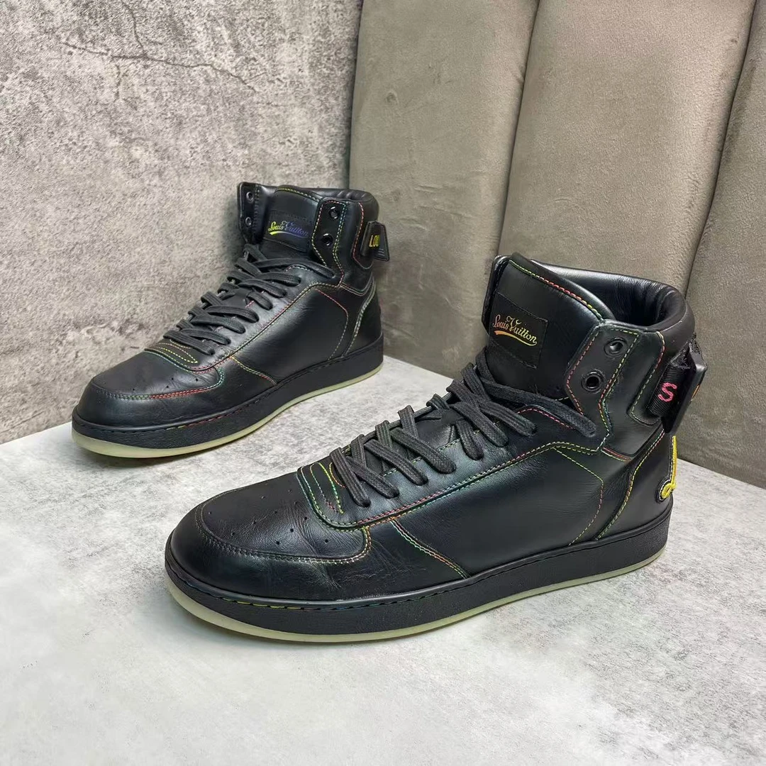 95新 LouisVuitton/路易威登 黑色皮革后跟刺绣高帮板鞋/40欧码