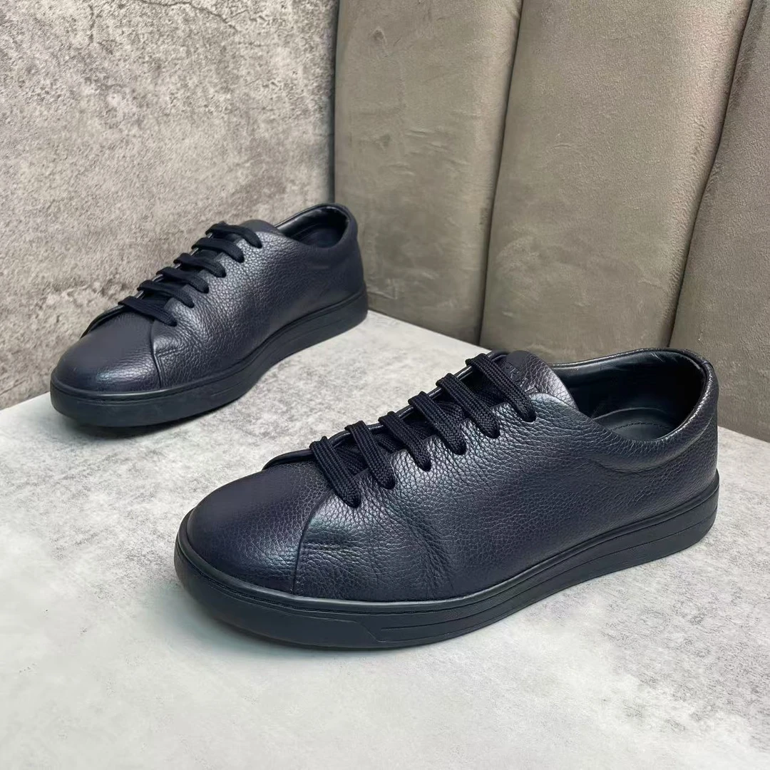 95新 Prada/普拉达 藏蓝色皮革舒适时尚百搭低帮板鞋/40.5码/96新