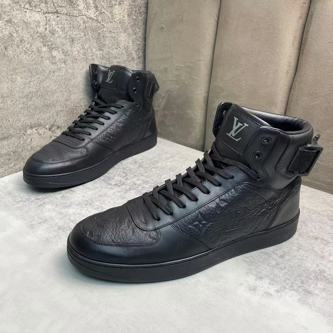 95新 LouisVuitton/路易威登 黑色荔枝纹老花浮雕高帮板鞋/41码