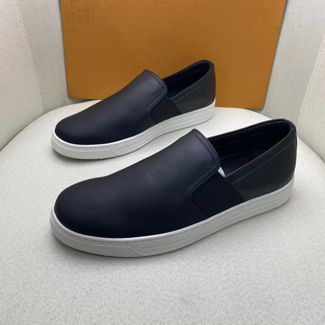 Prada/普拉达黑色皮面舒适时尚百搭低帮一脚蹬/40.5欧/全新放置