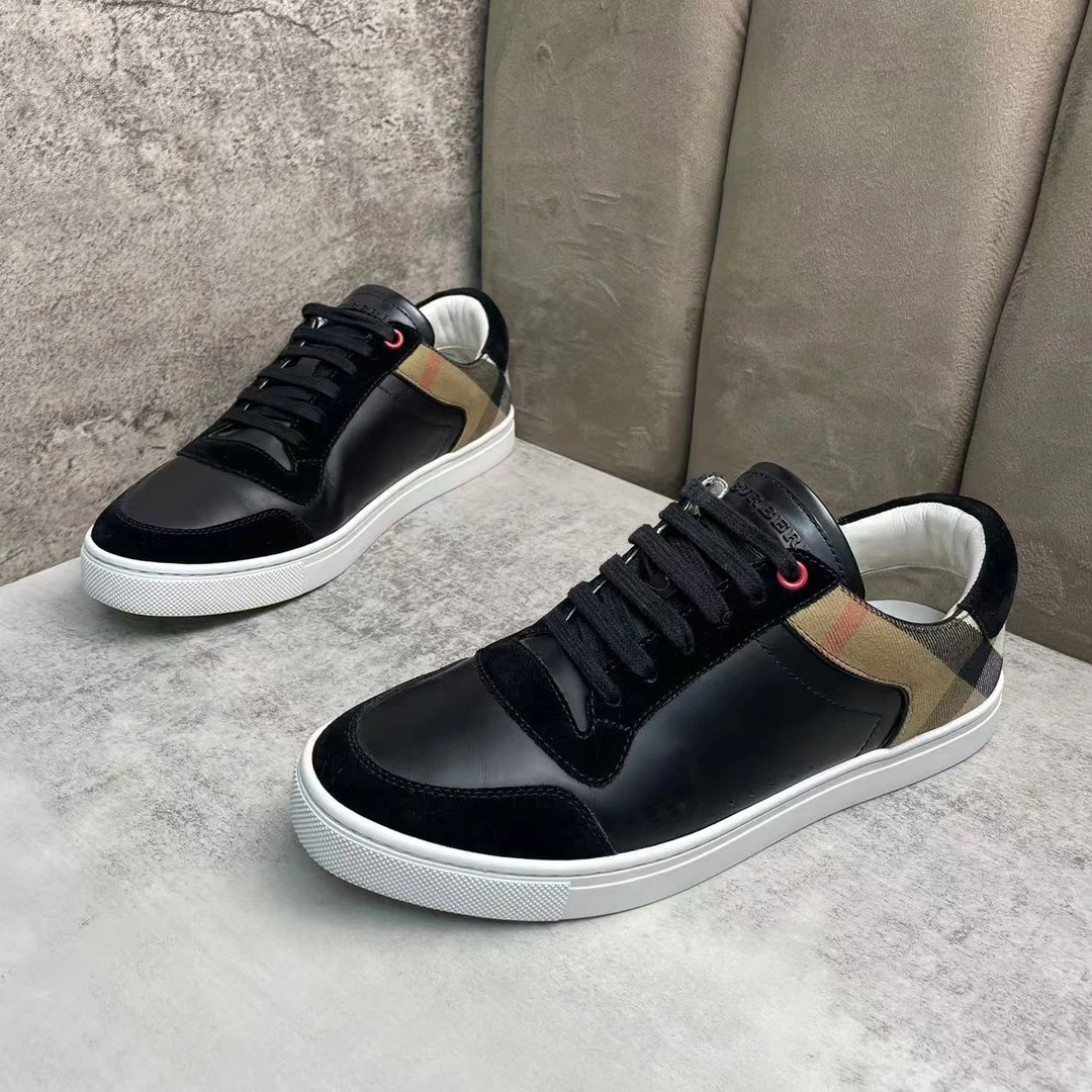 95新 BURBERRY/博柏利 黑色皮革时尚百搭低帮休闲板鞋/40欧/