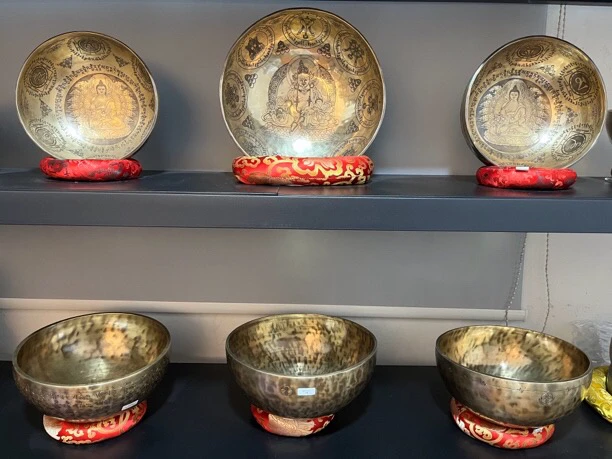 军哥颂钵甄选一物一拍