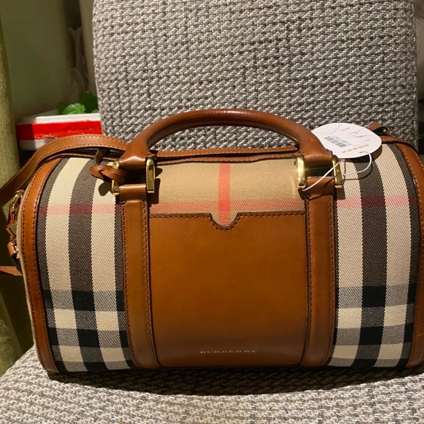 95新 BURBERRY/博柏利 经典格纹波士顿单肩斜挎包
