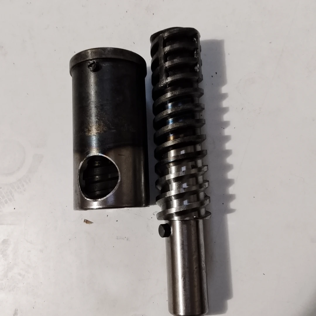 通用膨化机螺杆螺套大米玉米高温耐磨配件