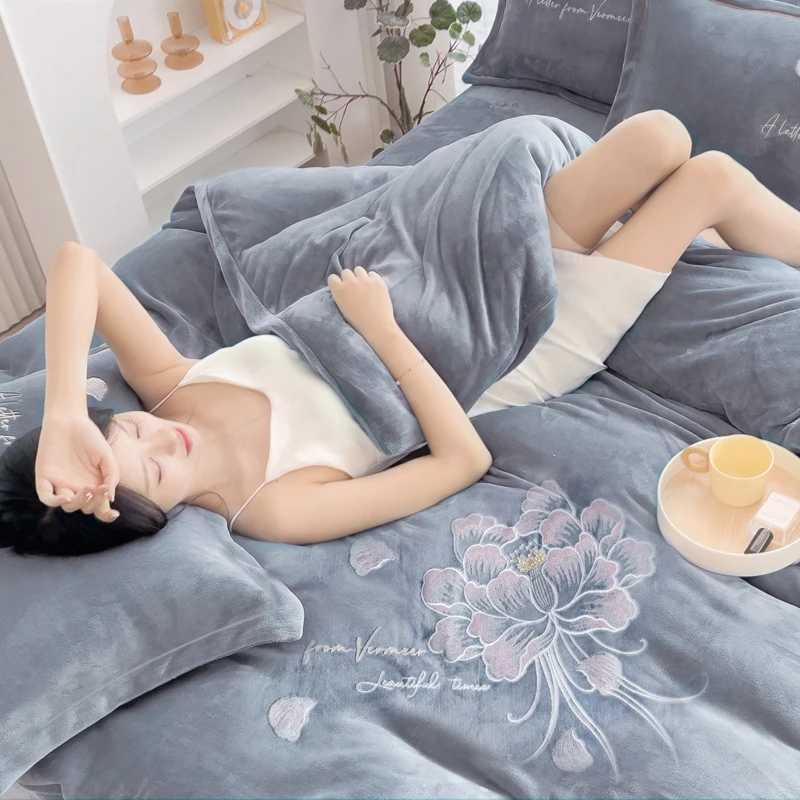 5新款绣花牛奶绒四件套加厚加密绒四件套面料舒适柔软冬季必备