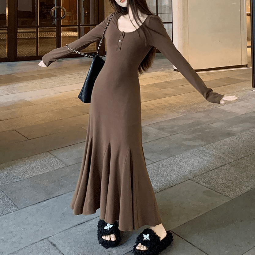时尚秋季孕妇装秋冬季新款内搭外搭小黑裙气质显高鱼尾长款连衣裙