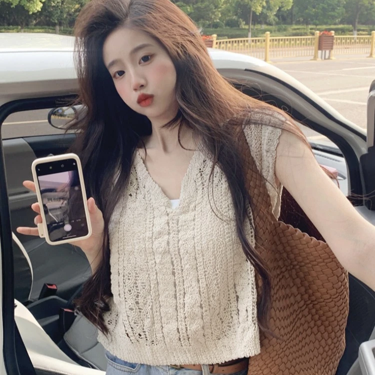 小香风镂空钩花V领马甲针织衫设计感外穿背心无袖外披开衫镂空