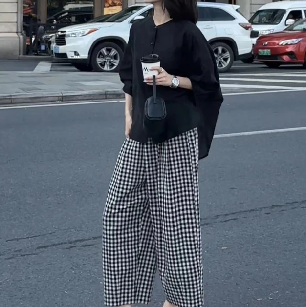 2024夏季新款女装网红气质修身百搭洋气黑色上衣格子裤子爆款陶陶