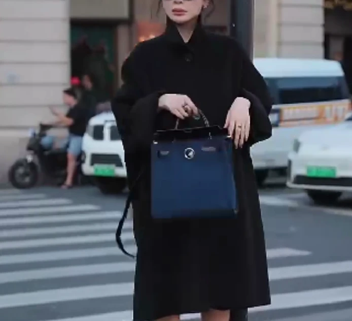 2024秋季新款女装网红气质小香风韩版时尚外套长款大衣知足