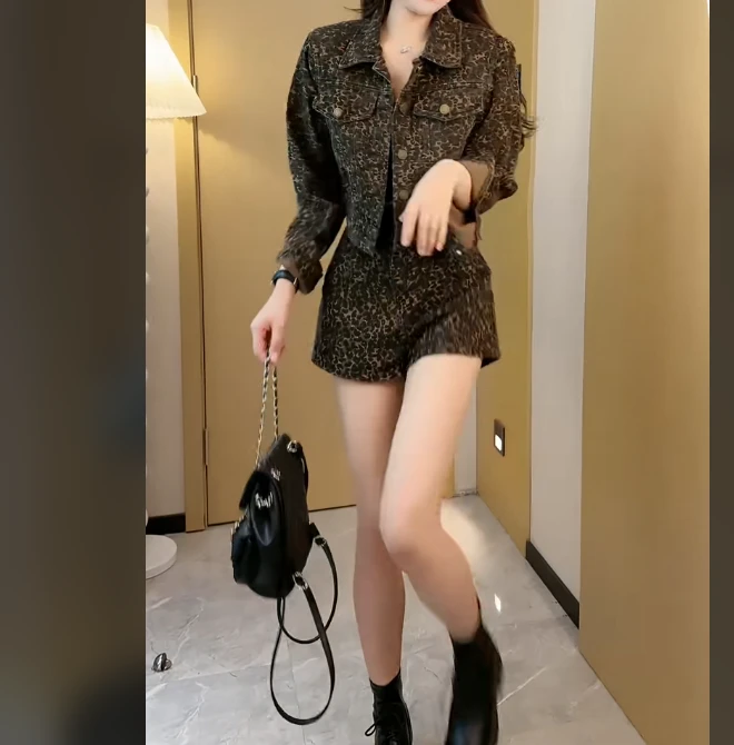 2024秋季新款女装网红气质小香风韩版长袖小豹纹套装女潮流望