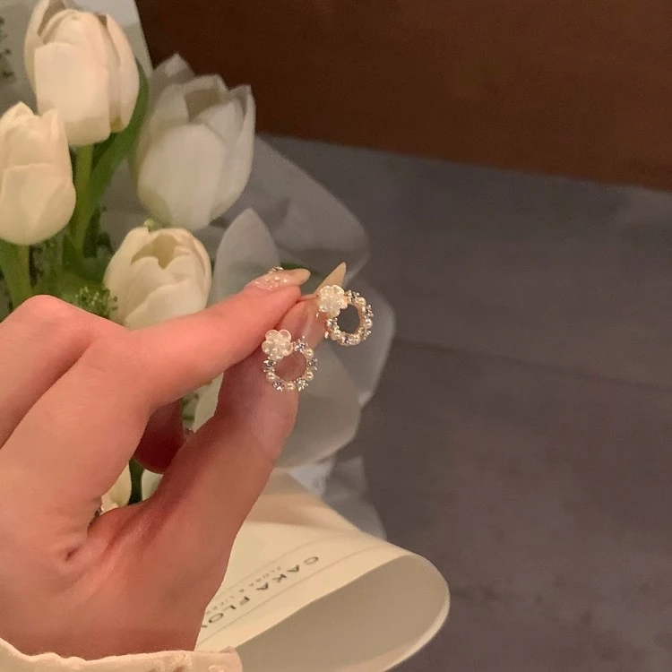 S925银针珠珠花朵耳钉女甜美ins风气质网红耳环复古简