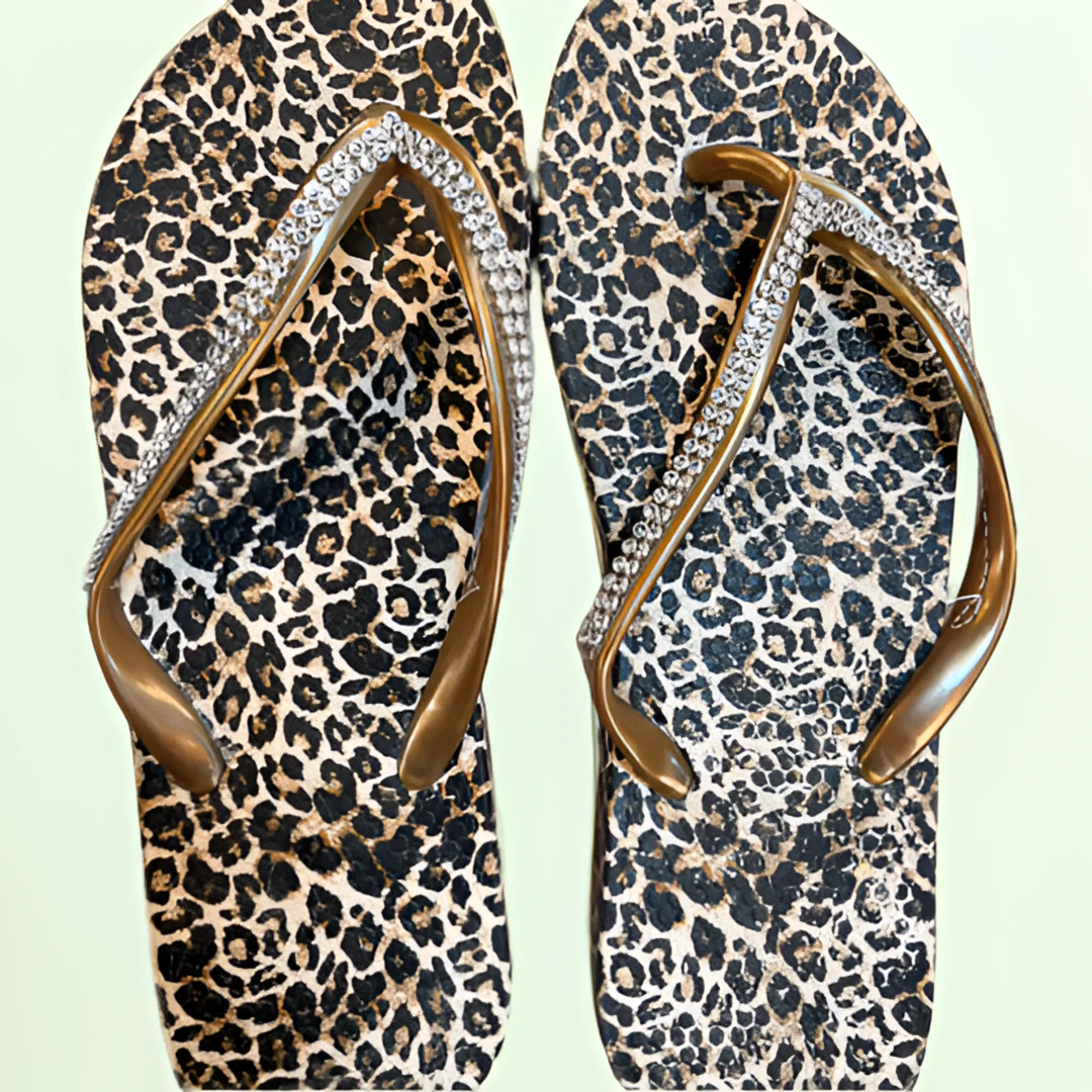 网红休闲人字拖女夏季夹脚拖防滑度假海边学生宿舍平底人字拖鞋