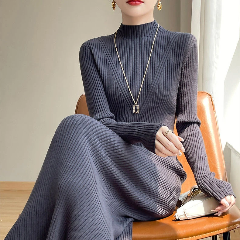 秋冬新款连衣裙女半高领时尚洋气百搭高级感内搭配大衣针织长裙子