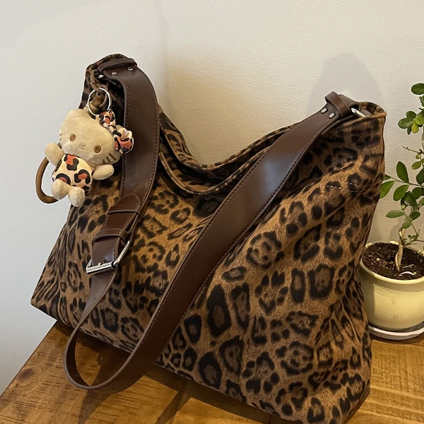 豹纹大容量包包女2025秋冬新款单肩包时尚复古通勤百搭斜挎托特包