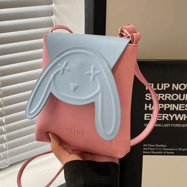 夏季精致高级感百搭斜挎迷你小包包女2024新款可爱卡通散步包