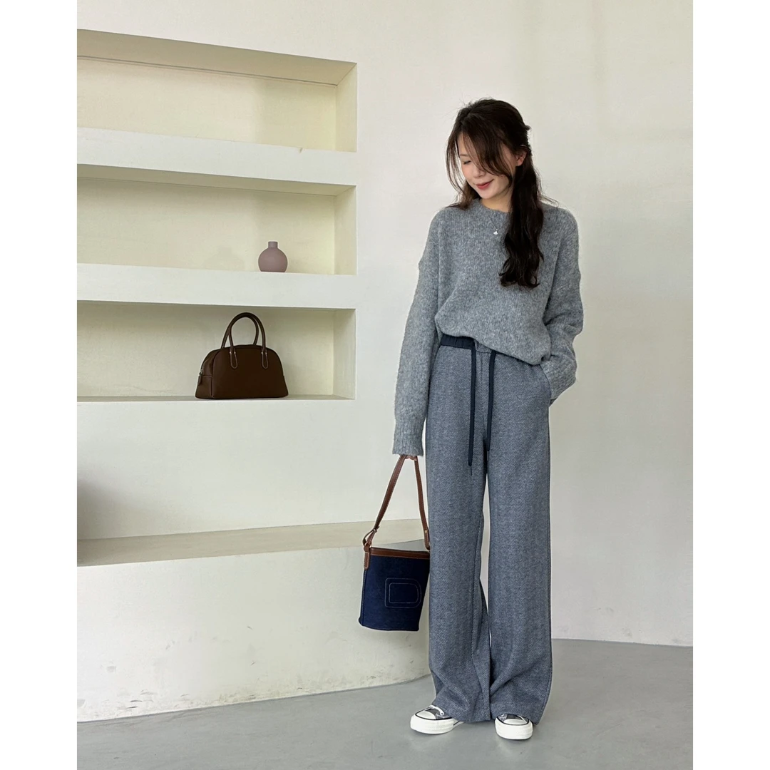 2023年冬款新款女士显瘦直筒裤B352K2858